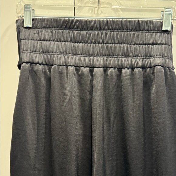Express Black - Trouser Surfer, high-rise silky Wide-Leg Pants - size M - Picture 3 of 5